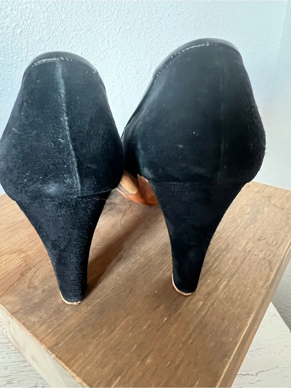 Vintage 60’s suede leather pumps Rosina Ferragamo Schiavone Athens Greece